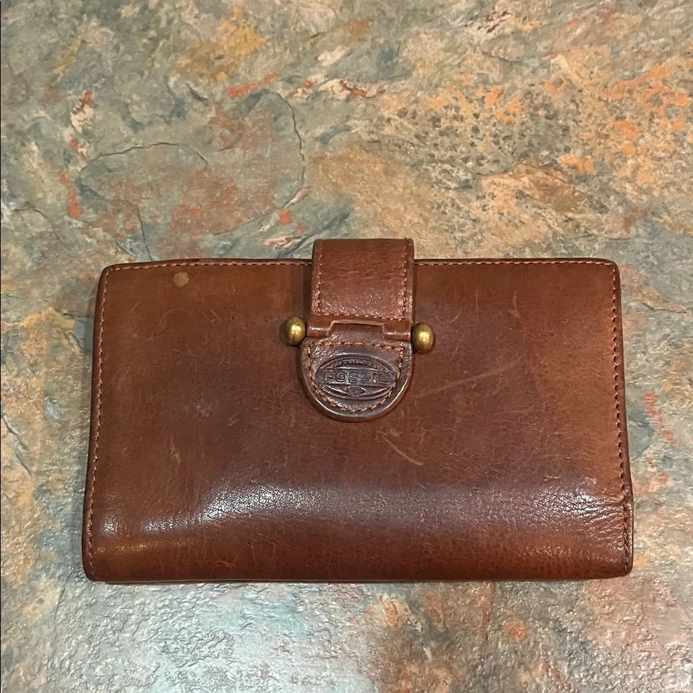 Vintage Fossil Brown Leather Wallet 6” wide X 3.6” long. - Picture 1 of 5